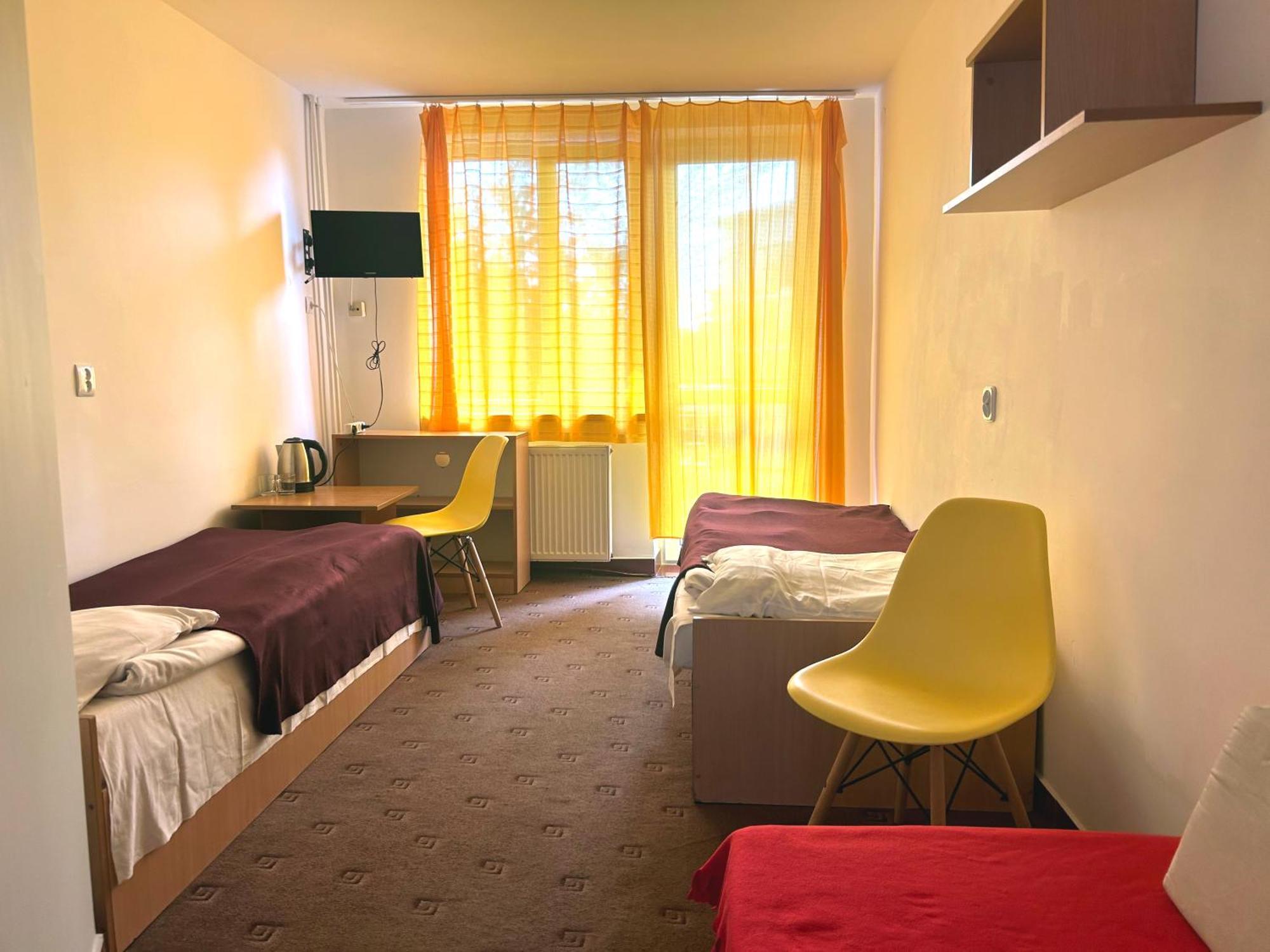 Hotel Owr Piramida 2 à Darłówko Extérieur photo